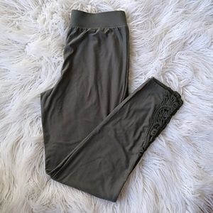 Green decorative legging